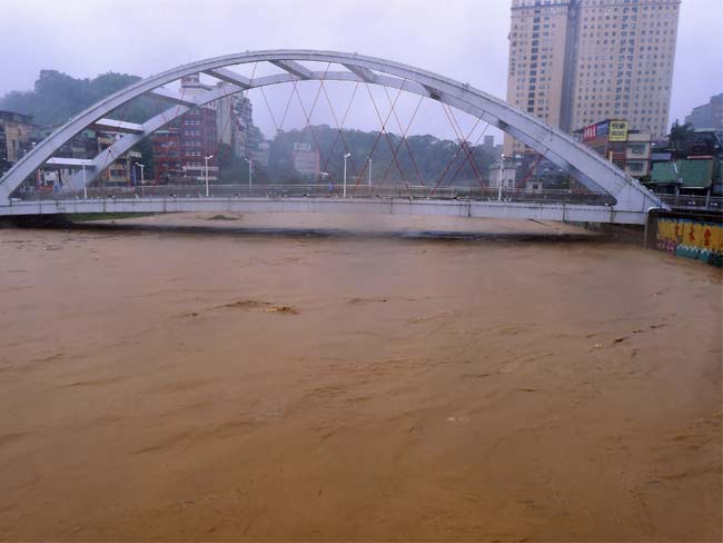 सुपर टाइफून सोडलर से चीन में नौ लोगों की मौत