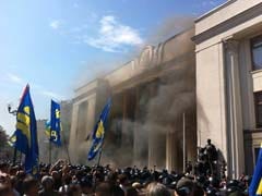 90 Wounded in Nationalist Protest Outside Ukraine Parliament