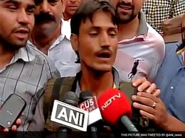 आतंकी नावेद से भिड़ने वाले जाबांज बोले, 'हम मौत के चंगुल में थे, सोचा कि इसे लेकर मरेंगे' आतंकी नावेद से भिड़ने वाले जाबांज बोले, 'हम मौत के चंगुल में थे, सोचा कि इसे लेकर मरेंगे'