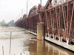 Yamuna Crosses Warning Mark, Government Asks People to be Alert