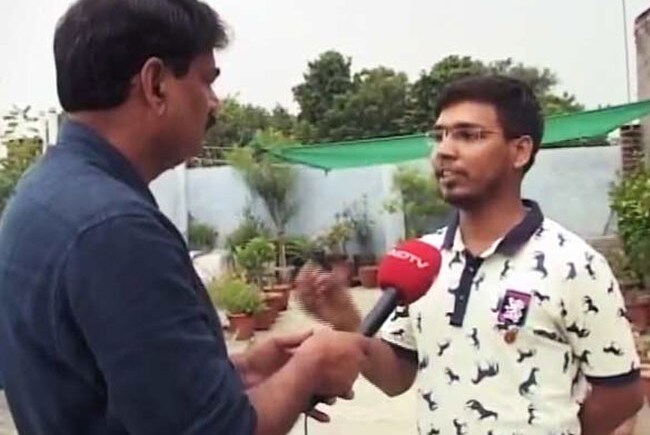 पीएचडी, डॉक्टर, इंजीनियर भी बनना चाहते हैं चपरासी, 368 पदों के लिए 23 लाख अर्जियां पीएचडी, डॉक्टर, इंजीनियर भी बनना चाहते हैं चपरासी, 368 पदों के लिए 23 लाख अर्जियां