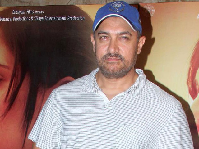 Aamir Khan Tweeted <i>Dangal</i> First Look, and That Means Twitter Jokes