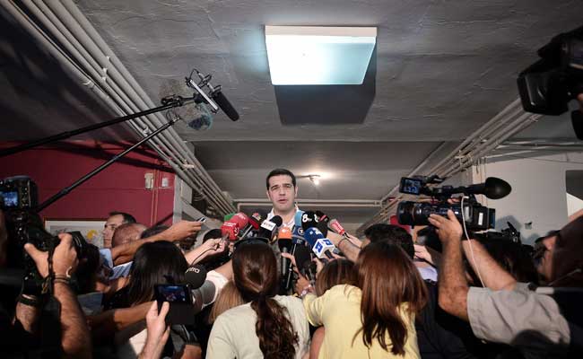 Greek Government Wins Confidence Vote Before First Bailout Review