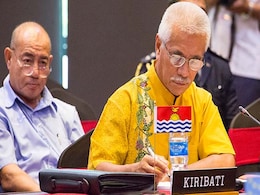 Pacific President Anote Tong Criticises Australian Minister's 'Lapping Waves' Quip Pacific President Anote Tong Criticises Australian Minister's 'Lapping Waves' Quip