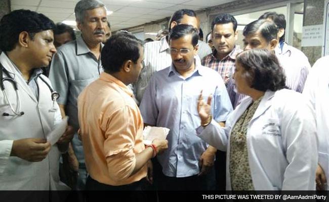 Arvind Kejriwal Refuses to Let North Delhi's Mayor Enter His House