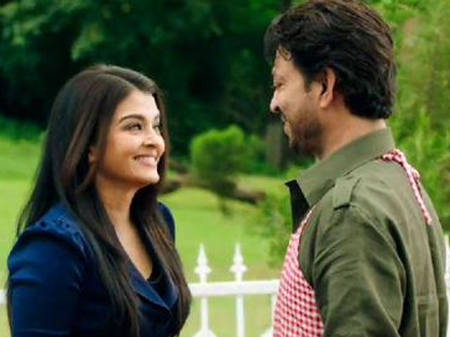 Irrfan Khan is Hopelessly Devoted to Aishwarya in New <I>Jazbaa</I> Song