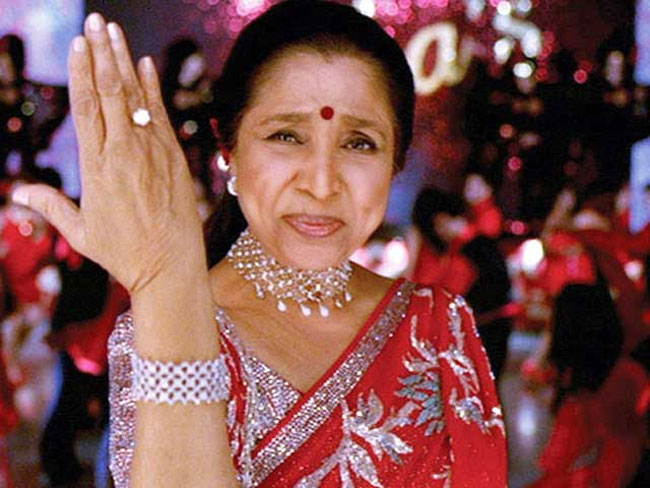 Asha Bhosle last performance: आशा भोसले ने जब 91 साल की उम्र में गाया विक्की कौशल की फिल्म का गाना, जमकर किया था डांस