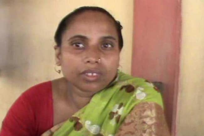 6 महीने में 85 बच्चों को जन्म देने वाली यह 'मां' पकड़ी गई 6 महीने में 85 बच्चों को जन्म देने वाली यह 'मां' पकड़ी गई