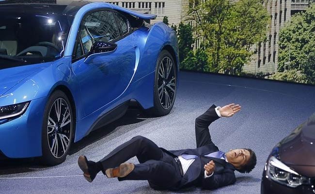 BMW CEO Harald Krueger Collapses at a Presentation