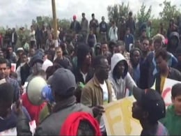 Refugees Stuck in France Want Britain to Open its Borders Refugees Stuck in France Want Britain to Open its Borders