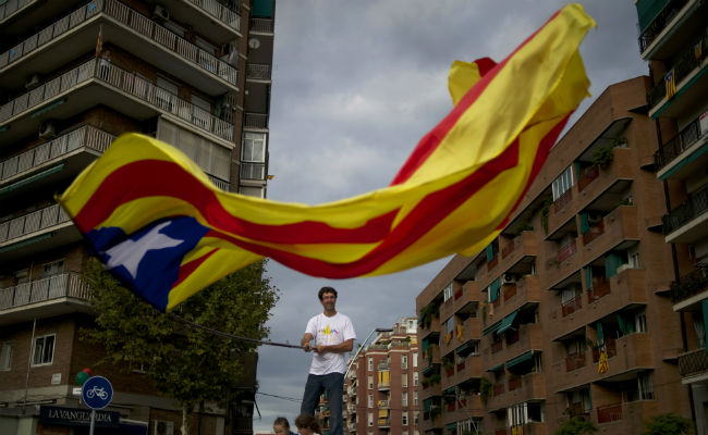 Flag-Waving Catalans Rally for Independence From Spain