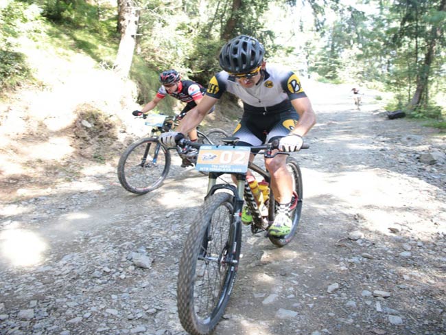 खतरनाक घाटियों में 'किंग ऑफ हिमालय' बनने के लिए स्ट्रगल