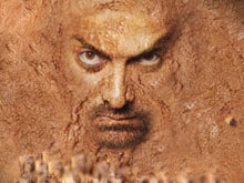 First Look: A Very Muddy Aamir Khan in <I>Dangal</i>