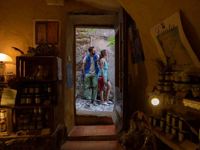 That Terrifying Moment When Deepika Shot Ranbir on a Cliff