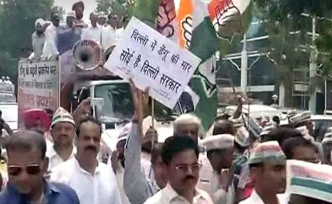 Dengue Crisis: Congress Protests Outside Arvind Kejriwal's House