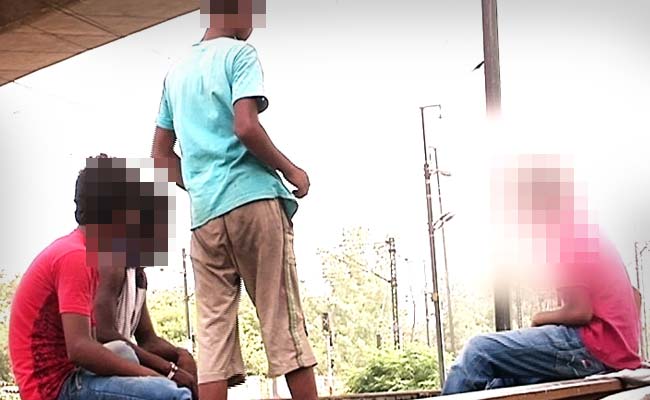 For a Cheap High, Delhi's Homeless Children Sniff Industrial Glue