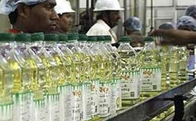 सरकार ने खाद्य तेल पर आयात शुल्क पांच प्रतिशत बढ़ाया