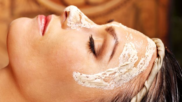 Multani-Mitti-works-wonders-for-the-skin