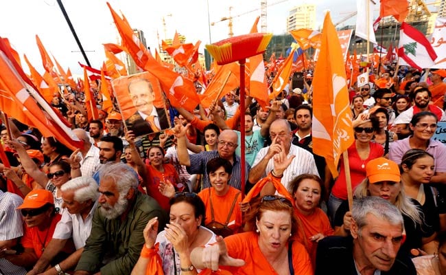 Thousands Rally in Beirut Over Politician's Presidential Election Call