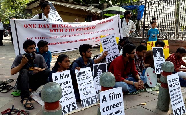 FTII मामला : प्रदर्शन कर रहे छात्रों और सरकार के बीच बातचीत आज संभव