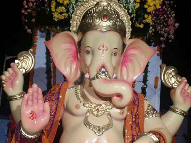 Happy Ganesh Chaturthi: गणेश चतुर्थी के दिन ऐसा होना चाहिए आपके Facebook और WhatsApp का स्‍टेटस