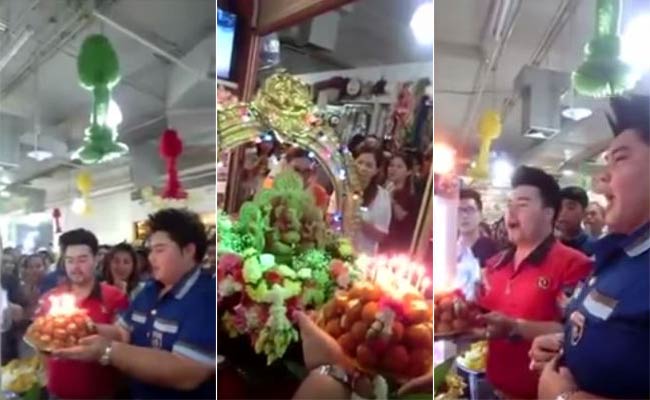 Ganesh Utsav Thai-Style, With a Prayer and a Song