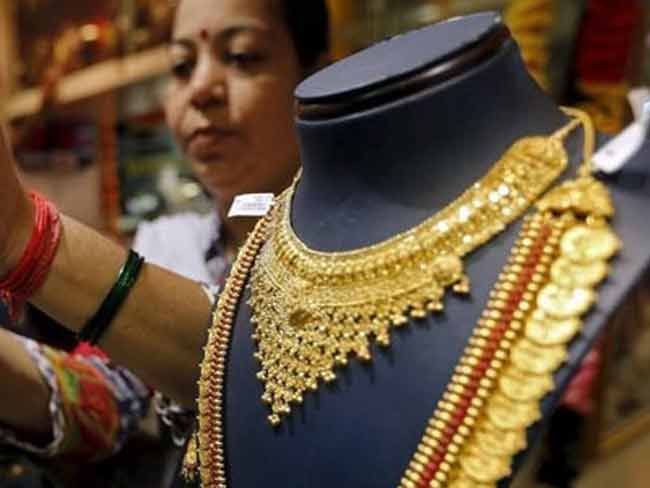 Gold Worth Rs 1 Crore Seized at Indira Gandhi International Airport