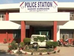 सऊदी अरब के राजनयिक की पत्नी और बेटी ने किया गुड़गांव पुलिस से दुर्व्यवहार सऊदी अरब के राजनयिक की पत्नी और बेटी ने किया गुड़गांव पुलिस से दुर्व्यवहार