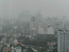 Indonesia Sends Thousands to Fight Fires, Makes No Progress Against Hazardous 'Haze'