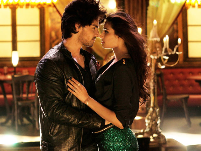 Sooraj, Athiya's <I>Hero</i> Scorecard Reads Rs 13 Crores on Day Two