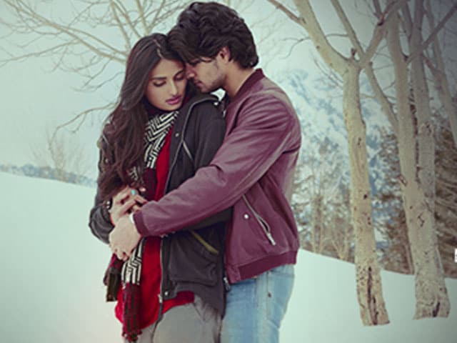 No Heroes' Welcome For Sooraj, Athiya on Opening Day