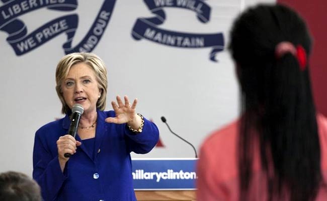 Hillary Clinton Aides Worried About Private Email Use in 2011
