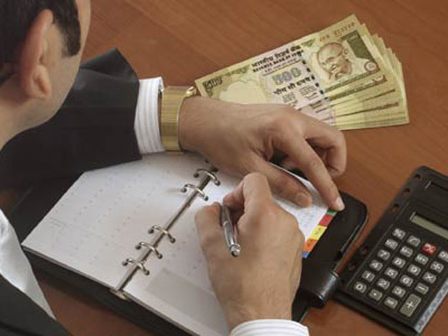 जिन निर्माताओं ने फिल्म अधूरी छोड़ दी हैं, उनके लिए आयकर विभाग की ओर से खुशखबरी