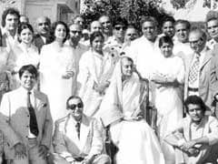 How Many Stars Can You Recognise in This Pic With Indira Gandhi?