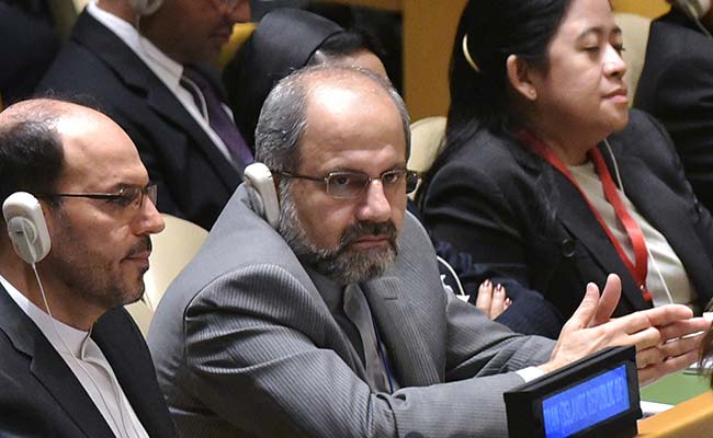 Barack Obama, Javad Zarif Shake Hands in New York, Says Iranian Official