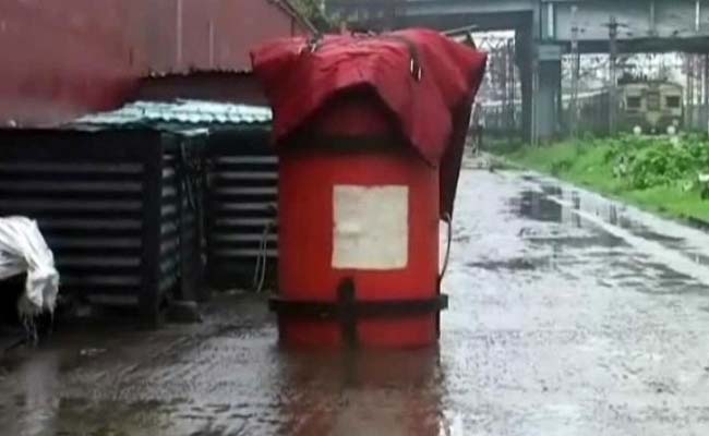 Bomb Scare at Howrah Station in Kolkata