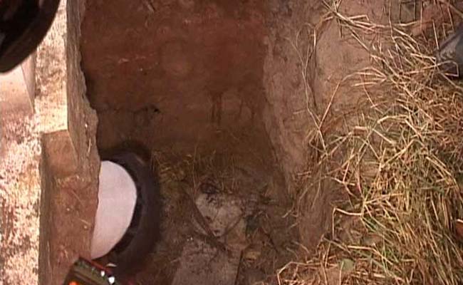 A Secret Tunnel in Heart of Kolkata Stuns Police, Others