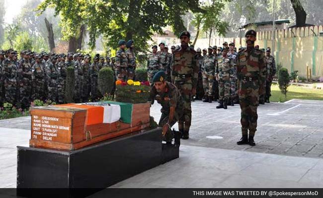 10 आतंकियों को मार गिराने के बाद अलविदा कह गए कमांडो मोहन नाथ गोस्वामी