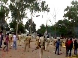 पटना : पुलिस ने प्रदर्शनकारियों पर किया लाठीचार्ज, 10 से अधिक लोग घायल पटना : पुलिस ने प्रदर्शनकारियों पर किया लाठीचार्ज, 10 से अधिक लोग घायल