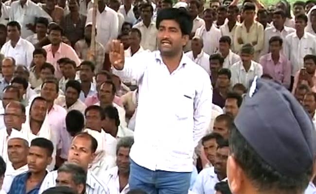'Pay Me for My Sugarcane Or I'll Kill Myself': Farmer to Devendra Fadnavis