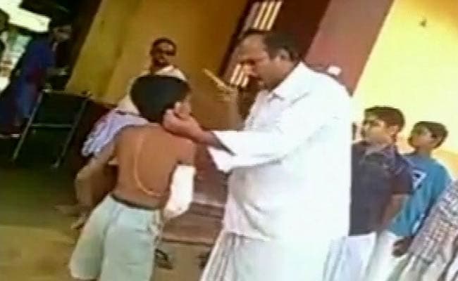 Manglore Teacher Student Make Sex Videos - In Video, Teacher in Mangalore Seen Thrashing Boy With Fractured Arm