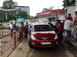 देश में सबसे महंगा पेट्रोल मणिपुर में, बिक रहा है 200 रुपये लीटर देश में सबसे महंगा पेट्रोल मणिपुर में, बिक रहा है 200 रुपये लीटर