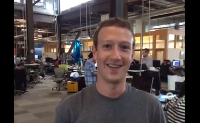 Mark Zuckerberg Showed us His Office: 10 Things We Spotted on His Desk