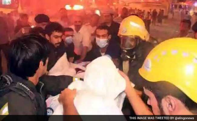 Fire Forces 1,000 Asian Pilgrims From Mecca Hotel