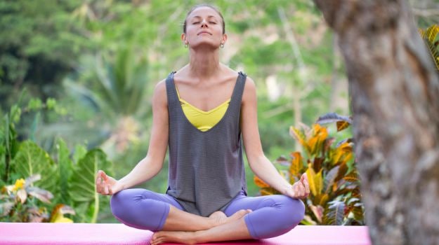 Train Your Brain To Be Happy: 6 Surprising Health Benefits Of Meditation