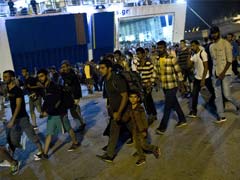 4,300 Migrants Arrive in Athens as Government Holds Crisis Talks
