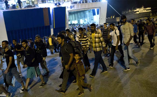 4,300 Migrants Arrive in Athens as Government Holds Crisis Talks