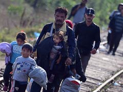 Thousands More Migrants Pour into Austria as 13 Drown Off Turkey