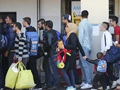 Thousands More Migrants on Their Way into Austria: Police