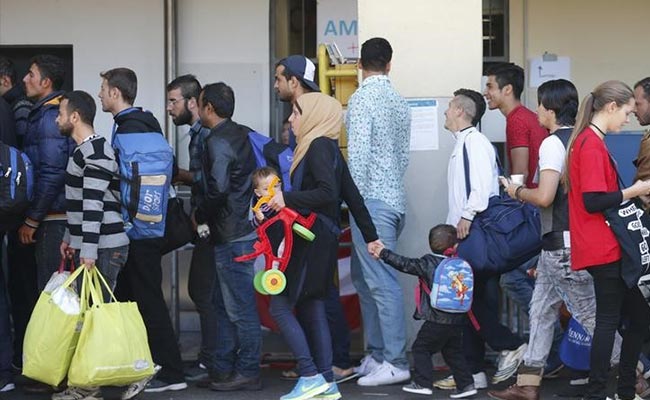 Switzerland to Take 1,500 Migrants, Boost Aid to Syria